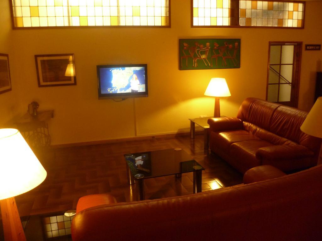 Hotel Pradas Хака Экстерьер фото