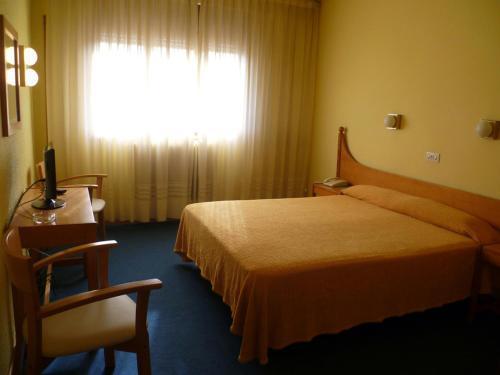 Hotel Pradas Хака Экстерьер фото